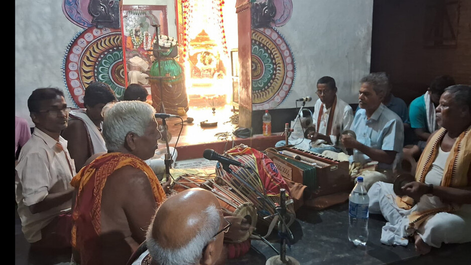 jhulan-yatra:-ଚାଲିଛି-ଝୁଲଣ-ଯାତ୍ରା,-ଆମୋଦିତ-ହେଉଛନ୍ତି-ଭକ୍ତ