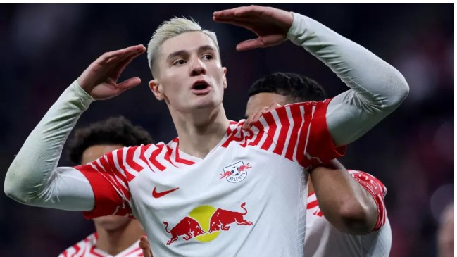 ବେଞ୍ଜାମିନ-ସେସ୍କୋ-କିଏ-?-୨୨-ବର୍ଷିୟ-ଏହି-ଖେଳାଳି-ହେଲେ-ମାଞ୍ଚେଷ୍ଟର-ୟୁନାଇଟେଡର-୮୫-ମିଲିୟନ-ୟୁରୋର-ଖେଳାଳି