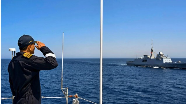 ଉତ୍ତେଜନା-ମଧ୍ୟରେ-ଭାରତ-–-ପାକିସ୍ତାନ-କରିବାକୁ-ଯାଉଛନ୍ତି-ଯୁଦ୍ଧାଭ୍ୟାସ,-ଆରବ-ସାଗରରେ-ଗର୍ଜିବ-ଯୁଦ୍ଧ-ଜାହାଜ