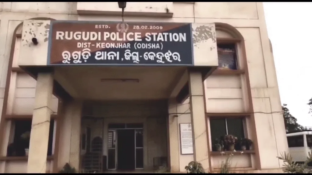 ବଡ଼ବିଲରେ-ପୃଥକ-ପୃଥକ-ସଡ଼କ-ଦୁର୍ଘଟଣାରେ-୩-ମୃତ,-ସ୍ତ୍ରୀ-ଆଗରେ-ଚାଲିଗଲା-ସ୍ଵାମୀ-ଓ-ଝିଅର-ଜୀବନ