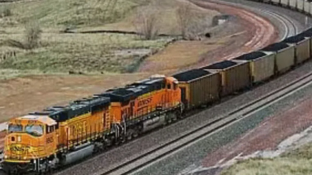 ବିଶ୍ବର-ସବୁଠୁ-ଲମ୍ବା-ଟ୍ରେନ୍,-ଲାଗିଛି-୮-ଇଞ୍ଜିନ୍,-୬୮୨-ବଗି-ଓ-୫,୬୪୮-ଚକ…