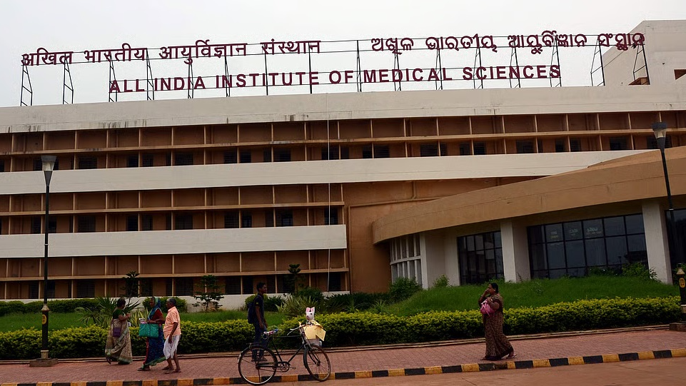 ପୁଣି-ଅଘଟଣ,-ଦୀପ-ନିଆଁରେ-ଜଳିଗଲେ-ମହିଳା;-ଅବସ୍ଥା-ସଙ୍କଟାପନ୍ନ