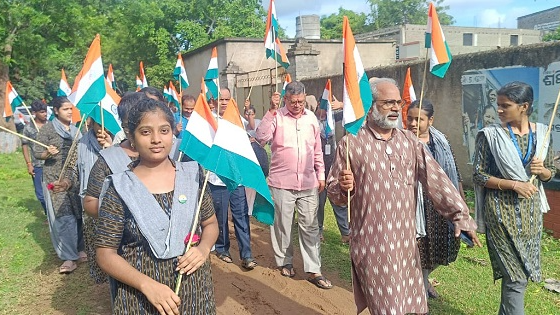 ଧଉଳିରେ-“ହର-ଘର-ତ୍ରିରଙ୍ଗା”-ଚିତ୍ରକଳା-ଶିବିର,-୬୦-ଯୁବ-ଶିଳ୍ପୀଙ୍କ-ତୂଳୀରେ-ସ୍ୱାଧୀନତା-ପାଇଁ-ବଳିଦାନର-ଚିତ୍ର