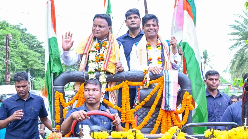 ବୟାଳିଶ-ମୌଜା-‘ଘରେ-ଘରେ-ତ୍ରିରଙ୍ଗା’-ଶୋଭାଯାତ୍ରାରେ-ମୁଖ୍ୟମନ୍ତ୍ରୀ,-ରାଷ୍ଟ୍ରୀୟ-ଏକତା-ସୁଦୃଢ-କରିବାରେ-ରହିଛି-ମହତ୍ୱପୂର୍ଣ୍ଣ-ଭୂମିକା