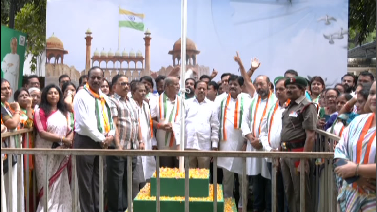 ଶଙ୍ଖ-ଭବନରେ-ବିଜେଡି-ପାଳିଛି-୭୯ତମ-ସ୍ଵାଧୀନତା-ଦିବସ,-ପତାକା-ଉତ୍ତୋଳନ-କଲେ-ବରିଷ୍ଠ-ଉପସଭାପତି