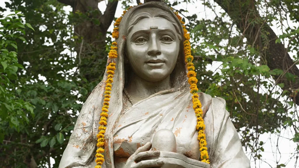 ଭାରତର-ଲୌହ-ମହିଳା;-୧୭୦୦-ଦଶକର-ଶାସକ,-ବିନା-ସିଂହାସନରେ-ନେଇଥିଲେ-ସୈନ୍ୟବାହିନୀର-ନେତୃତ୍ୱ