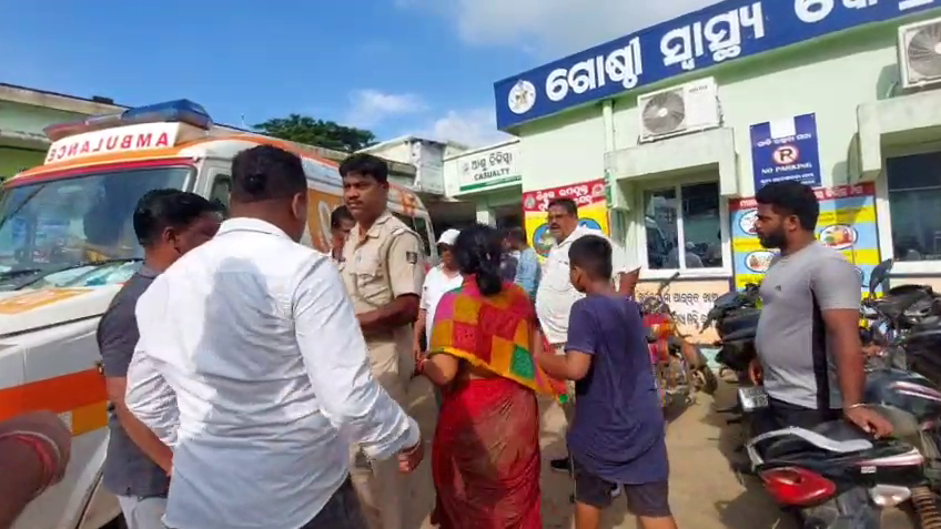 ପରିବାରିକ-କଳହର-କରୁଣ-ପରିଣତି-:-ଯୁବକଙ୍କୁ-ବାପା-ଭାଇ-ପେଟ୍ରୋଲ-ଢାଳି-ଜାଳି-ଦେଇଥିବା-ଅଭିଯୋଗ