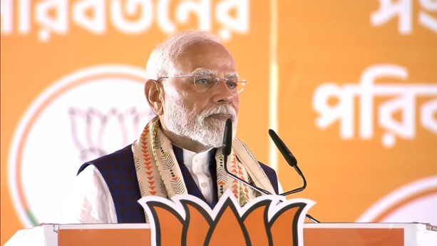 ପ୍ରଧାନମନ୍ତ୍ରୀଙ୍କ-କୋଲକାତା-ରାଲିରେ-ବିଶାଳ-ଜନସମାଗମ,-ମୋଦି-କହିଲେ-–-ଟିଏମ୍‌ସି-ଯିବ-,-ବିଜେପି-ଆସିବ