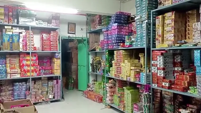 ବିପୁଳ-ପରିମାଣର-ବେଆଇନ-ବାଣ-ଜବତ,-ମୂଲ୍ୟ-୫୦-ଲକ୍ଷ-ଟଙ୍କାରୁ-ଅଧିକ-ହେବା-ନେଇ-ଅନୁମାନ