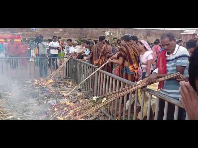 ଆଜି-ପବିତ୍ର-ଦୀପାବଳି-ଓ-ପୟାଶ୍ରାଦ୍ଧ,-ଶ୍ରୀକ୍ଷେତ୍ରରେ-କାଉଁରିଆ-କାଠି-ଜାଳି-ବଡ଼ବଡ଼ିଆ-ଡାକୁଛନ୍ତି-ଶ୍ରଦ୍ଧାଳୁ