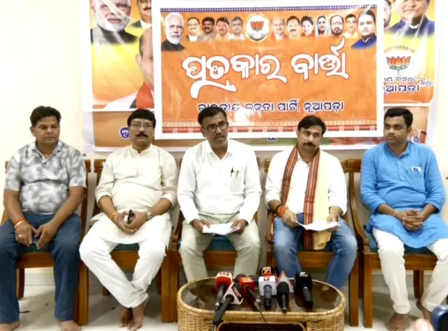 ଘାସିରାମ-ମାଝିଙ୍କ-ନାଁରେ-ଅଭିଯୋଗ-ଆଣିଲା-ବିଜେପି,-୧୯-କେସ୍-ଥିବାବେଳେ-ଦର୍ଶାଇଛନ୍ତି-୧୨-କେସ୍