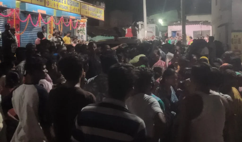 ବଲାଙ୍ଗିର-ଆଠଗାଁରେ-ଉତ୍ତେଜନା-:-ଯୁବକଙ୍କୁ-ହତ୍ୟା-ଉଦ୍ୟମ,-୩-ଅଟକ