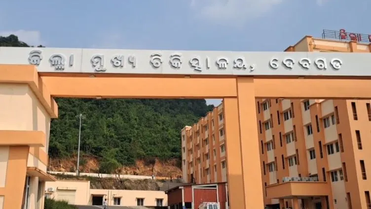 ଦେବଗଡ଼:-ବସ-ବାଇକ-ମୁହାଁମୁହିଁ-ଧକ୍କା,-ଜଣେ-ମୃତ,-ଜଣେ-ଗୁରୁତର