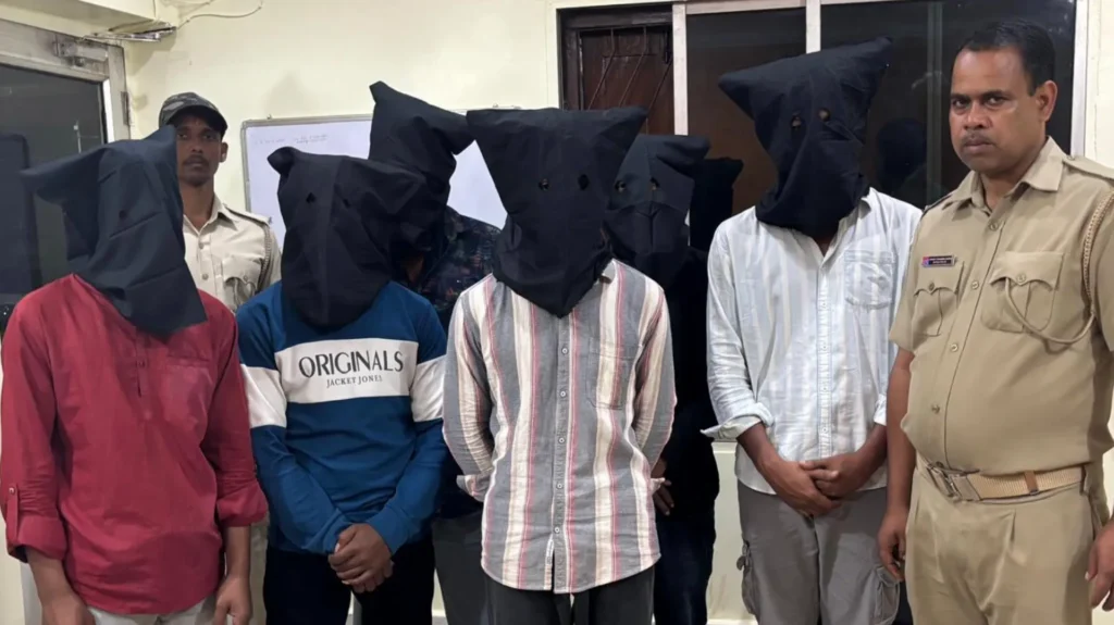 ନଦୀକୂଳରୁ-ବ୍ୟକ୍ତିଙ୍କ-କ୍ଷତବିକ୍ଷତ-ମୃତଦେହ-ମିଳିବା-ଘଟଣା,-୬-ଗିରଫ