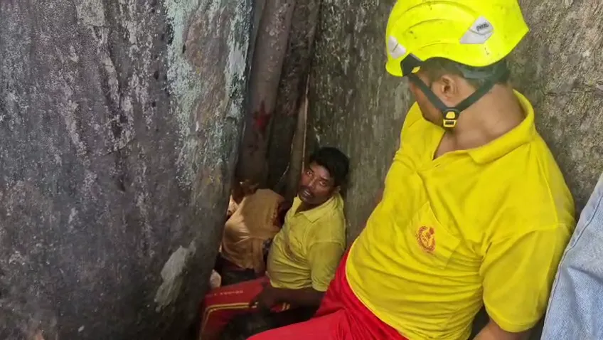 ରାହାସ-ଯାତ୍ରା-ଦେଖିବାକୁ-ଯାଇ-ପଥର-ସନ୍ଧିରେ-ଫସିଗଲେ-ମହିଳା,-ଉଦ୍ଧାର-କଲେ-ଅଗ୍ନିଶମ-ବାହିନୀ