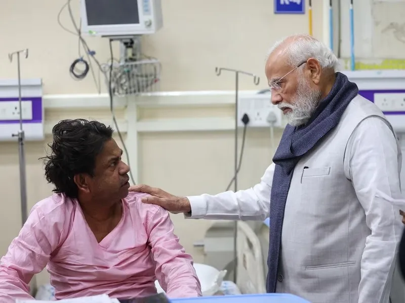 ପ୍ରଧାନମନ୍ତ୍ରୀଙ୍କ-ଚେତାବନୀ,-ଦିଲ୍ଲୀ-ବିସ୍ଫୋରଣର-କାରପାଟଦାରଙ୍କୁ-ମିଳିବନି-ତ୍ରାହି:-ଏଲଏନଜେପି-ହସପିଟାଲରେ-ଆହତଙ୍କୁ-ଭେଟି-ଦେଲେ-ଭରସା