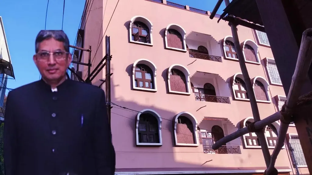 ବିଳାଶମୟ-ଘର,-ସାମାଜିକ-ପ୍ରତିଷ୍ଠା-ସବୁ-ଛାଡି-ଗାଁରୁ-ପଳାୟନ-କରିଛନ୍ତି-ଅଲ-ଫଲାହ-ମାଲିକ