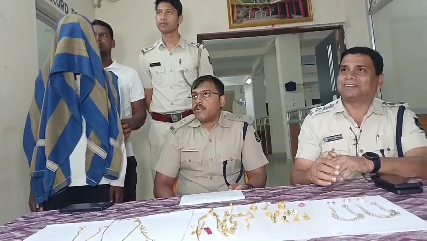 ଭ୍ୟାନିଟି-ବ୍ୟାଗରୁ-ସୁନା-ଚୋରି-ଘଟଣା,-ନାବାଳକ-ଗିରଫ-ସହ-ଅଳଙ୍କାର-ଜବତ