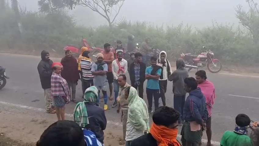 ରାସ୍ତା-କଡ଼ରେ-ପଡ଼ିଛି-ଅଜଣା-ମୃତଦେହ-:-ମିଳିନି-ପରିଚୟ,-ଜଣାପଡ଼ିନି-ମୃତ୍ୟୁର-କାରଣ