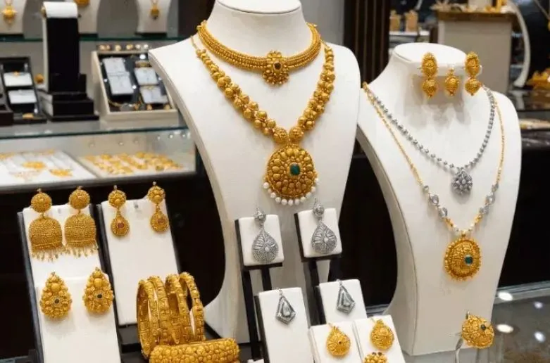 ଚଳିତ-ସପ୍ତାହରେ-ସୁନା-ମୂଲ୍ୟରେ-୪,୬୯୪-ଟଙ୍କା-ବୃଦ୍ଧି-ଓ-ରୁପା-୧୧-ହଜାର-ଟଙ୍କା-ବଢିଛି