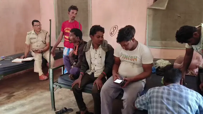 ଭଦ୍ରକ-ପୋଲିସର-ଚଢାଉ,-୧୨-ବାଂଲାଦେଶୀ-ଅଟକ