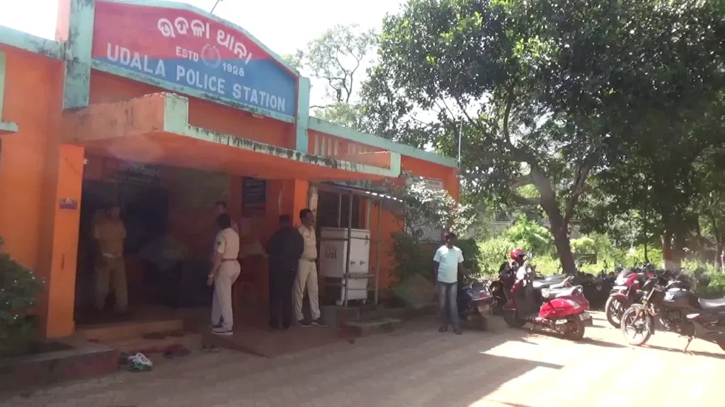 ସିଲିଣ୍ଡର-ଚୋରି-କରିବାକୁ-ଘରେ-ପଶିଥିଲେ,-ଛେଚାଖାଇ-ଚାଲିଗଲା-ଜଣଙ୍କ-ଜୀବନ