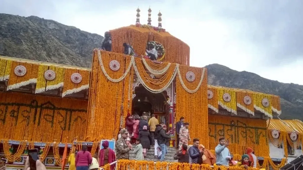 ଶୀତ-ଋତୁ-ଲାଗି-ନଭେମ୍ବର-୨୫-ତାରିଖରେ-ବନ୍ଦ-ହେବ-ବଦ୍ରୀନାଥ-ଧାମ-କବାଟ,-୪-ଦିନ-ଧରି-ଚାଲିବ-ପ୍ରକ୍ରିୟା