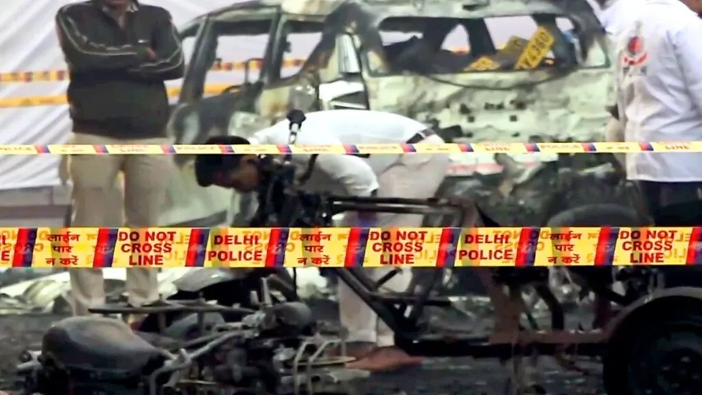 ଦିଲ୍ଲୀ-ବିସ୍ଫୋରଣ-ମାମଲାରେ-ଅଟକ-୪-ଡାକ୍ତର-ଗିରଫ,-ଯୋଗାଡ-କରିଦେଇଥିଲେ-i20-କାର