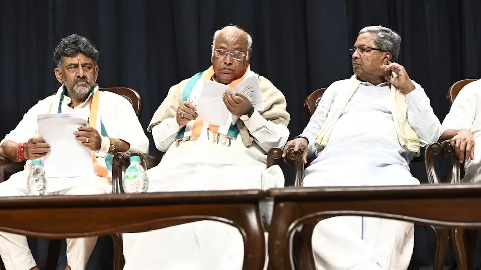 କର୍ଣ୍ଣାଟକ-କଂଗ୍ରେସରେ-ବିଦ୍ରୋହ-!-ଖଡେଗଙ୍କୁ-କାହିଁକି-ଭେଟିଲେ-୧୦-ବିଧାୟକ-?