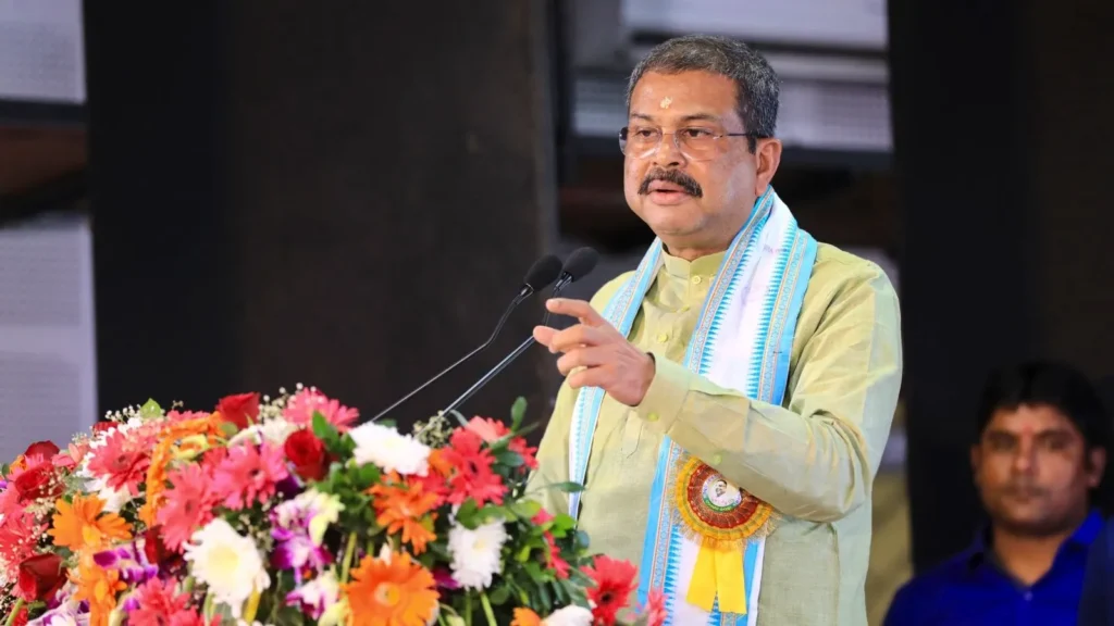 ‘ଡ଼ଃ-ମହତାବ-ଥିଲେ-ଓଡ଼ିଆ-ସ୍ୱାର୍ଥର-ବିଚକ୍ଷଣ-ନେତା’;-କଟକରେ-ଡ଼ଃ-ହରେକୃଷ୍ଣ-ମହତାବଙ୍କ-୧୨୬ତମ-ଜୟନ୍ତୀ-ସମାରୋହରେ-କହିଲେ-କେନ୍ଦ୍ରମନ୍ତ୍ରୀ-ଧର୍ମେନ୍ଦ୍ର-ପ୍ରଧାନ