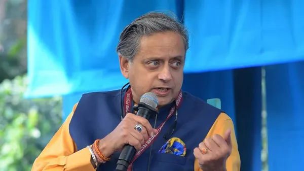 ‘ପିଏମ୍-ମୋଦୀ-ସମ୍ୱିଧାନକୁ-ପବିତ୍ର-ମାନନ୍ତି’,-କଂଗ୍ରେସ-ସହ-ବଢୁଥିବା-ମତଭେଦ-ଭିତରେ-ଶଶି-ଥରୁରଙ୍କ-ବୟାନ