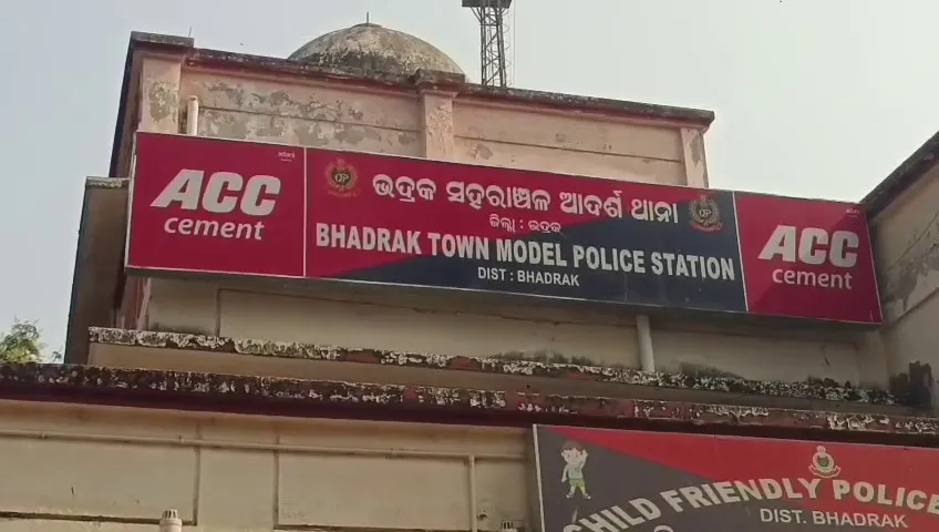 ନିଶାରେ-ଆସିଲେ,-ଆଖିବୁଜି-ପିଟିଲେ-:-ଅଟୋ-ଚାଳକ-ପିନ୍ଧିଥିବା-ସୁନା-ନେଇ-ଚମ୍ପଟ-ମାରିଲେ