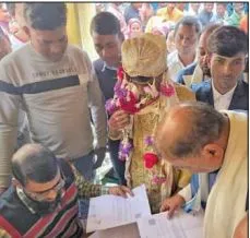 sir-କେନ୍ଦ୍ରରେ-ବର-ଓ-ବରଯାତ୍ରୀ,-ହାତଗଣ୍ଠି-ପୂର୍ବରୁ-ଦେଲେ-ଭୋଟର-ପ୍ରମାଣ