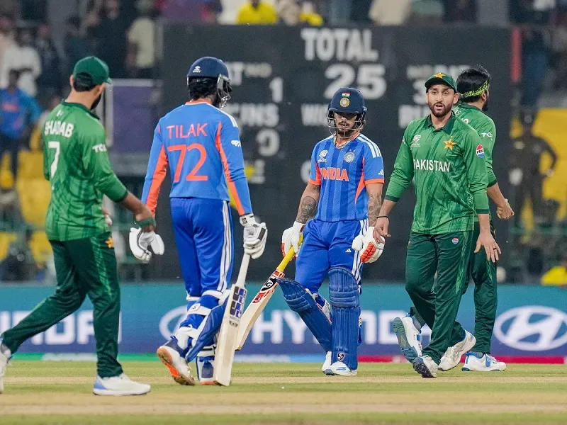 t-20-world-cup:-ଇଶାନ-କିଶନଙ୍କ-ବିସ୍ଫୋରକ-ଅର୍ଦ୍ଧଶତକ,-ପାକିସ୍ତାନକୁ-୧୭୬-ରନ-ଟାର୍ଗେଟ୍-ଦେଲା-ଭାରତ
