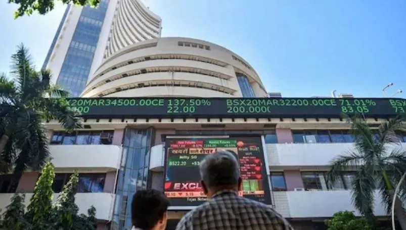 stock-market-crash,-ଶେୟାର-ମାର୍କେଟ୍‌ରେ-ହଲଚଲ:-ଡାଉନ-ହେଲା-ସେନସେକ୍ସ,-୮-ଲକ୍ଷ-ଟଙ୍କା-ହରାଇଲେ-ନିବେଶକ
