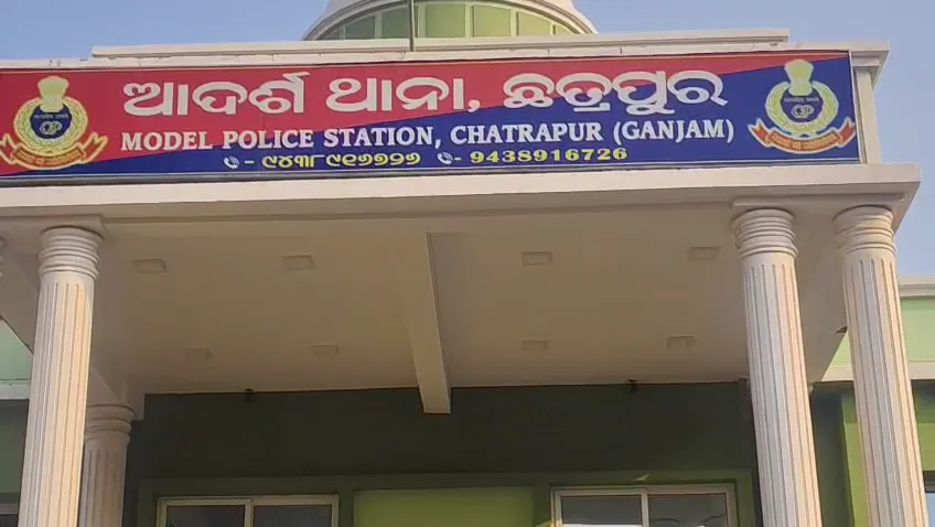 ଚିକେନ୍-ଦୋକାନ-ପଛପଟେ-ଯୁବକଙ୍କୁ-ହତ୍ୟା-:-ଘଟଣାସ୍ଥଳରୁ-ମିଳିଲା-ମୋବାଇଲ୍