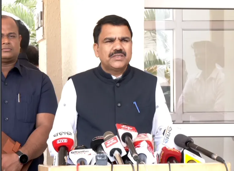 ମାଟ୍ରିକ୍-ପରୀକ୍ଷାରେ-୧୨-ହଜାର-ପରୀକ୍ଷାର୍ଥୀ-ଅନୁପସ୍ଥିତ,-କାହିଁକି-ଅନୁପସ୍ଥିତ-ଚାଲିଛି-ତର୍ଜମା