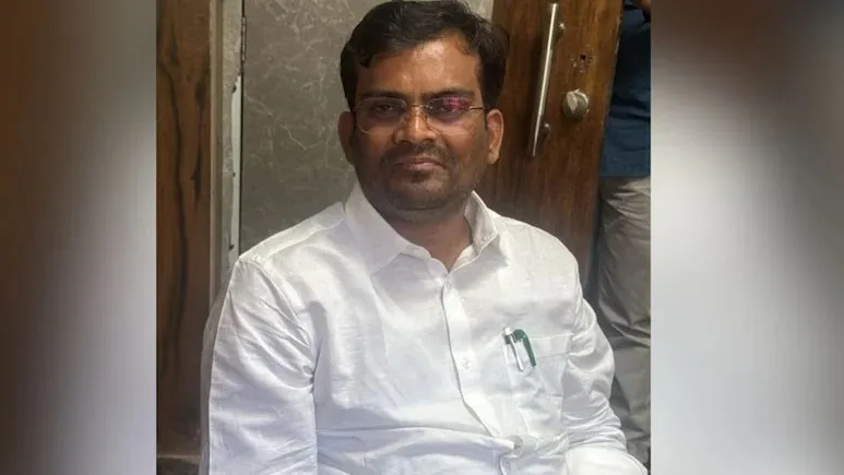 ୫-ଲକ୍ଷ-ଟଙ୍କା-ଲାଞ୍ଚ-ନେଉଥିଲେ-ବିଧାୟକ,-ଧରି-ପକାଇଲା-ଲୋକାୟୁକ୍ତ-ପୋଲିସ