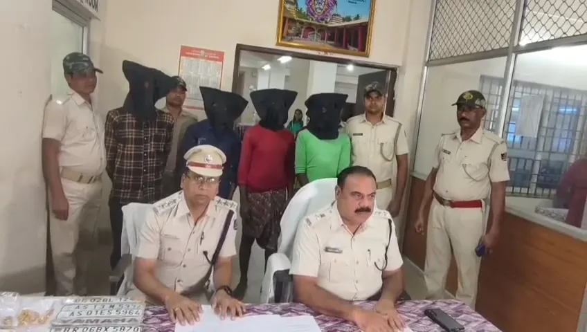 ବୟସ୍କ-ବ୍ୟକ୍ତିଙ୍କୁ-ଟାର୍ଗେଟ୍-:-ଧରାପଡ଼ିଲେ-୪-ଓ-ଖସିଗଲେ-୨-ଅପରାଧୀ,-କିଲୋରୁ-ଅଧିକ-ସୁନା-ରୂପା-ଜବତ