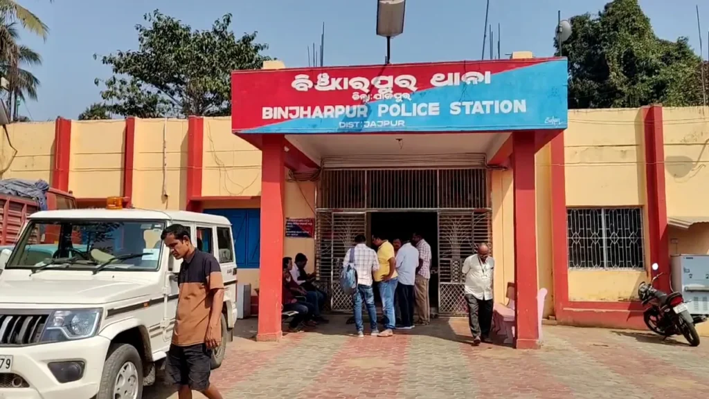 ଦୁଇ-ହୋଟେଲ-ବ୍ୟବସାୟୀଙ୍କ-ମଧ୍ୟରେ-ଗଣ୍ଡଗୋଳ,-ଗୁରୁତର-ବ୍ୟବସାୟୀ-ମେଡିକାଲରେ-ଭର୍ତ୍ତି