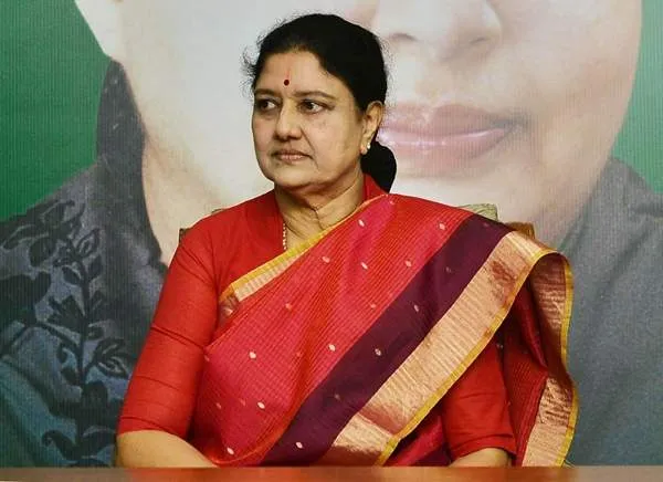 ନୂଆ-ଦଳ,-ନୂଆ-ନିର୍ବାଚନୀ-ଚିହ୍ନ…-aiadmkରୁ-ଅଲଗା-ହେବା-ପରେ-ପୁଣି-ରାଜନୈତିକ-ଇନିଂସ୍-ଆରମ୍ଭ-କଲେ-ଶଶିକଳା