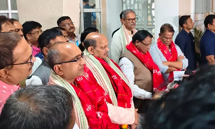 rajyasabha-election:-କ୍ରସ-ଭୋଟିଂ-ପାଇଁ-ବିଜେପି-ଉପରେ-ବର୍ଷିଲେ-ବିଜେଡି-କଂଗ୍ରେସ,-କିଣା-ଘୋଡ଼ା-କେତେ-ଦିନ-ଦୌଡ଼ିବ