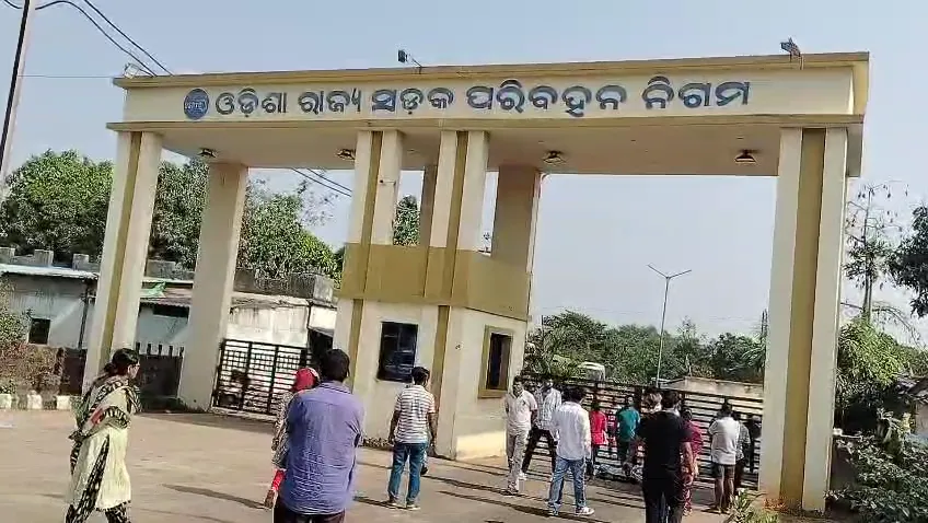 ଗାଡ଼ି-ଧକ୍କାରେ-ଚାଲିଗଲେ-ମୁରବୀ,-କ୍ଷତିପୂରଣ-ଦାବିରେ-ପରିବାର-ଲୋକଙ୍କ-ଧାରଣା