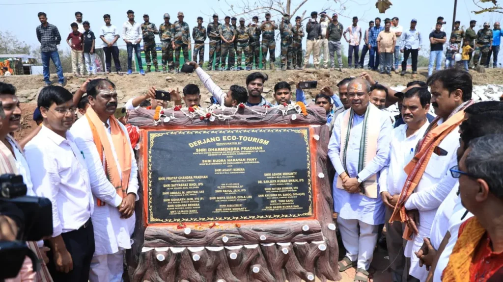 ଅନୁଗୋଳ-ଡେରଜାଙ୍ଗ-ଡ୍ୟାମ୍‌ରେ-‘ବୋଟିଂ-ସୁବିଧା’ର-ଶୁଭାରମ୍ଭ-କଲେ-କେନ୍ଦ୍ରମନ୍ତ୍ରୀ,-ଖୁବଶୀଘ୍ର-ନିର୍ମାଣ-ହେବ-ଅତ୍ୟାଧୁନିକ-‘ଇକୋ-ଲଜ୍’