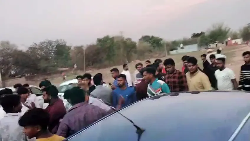 କ୍ରିକେଟ୍-ଖେଳରୁ-ମହାଭାରତ,-ମ୍ୟାଚ୍-ହାରିବା-ନେଇ-ସଂଘବଦ୍ଧ-ଆକ୍ରମଣ,-ଜଣେ-ଗୁରୁତର