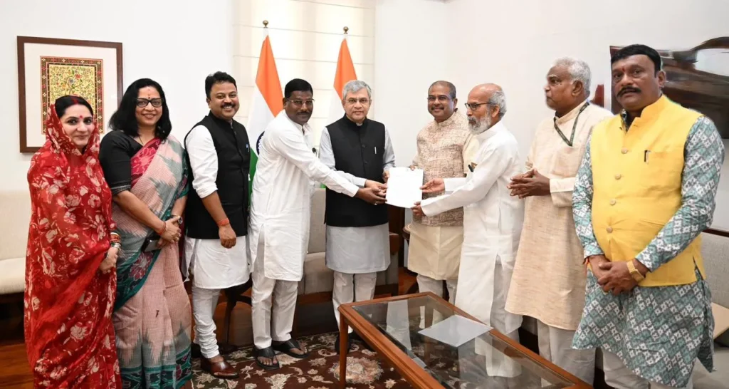 ରେଳ-ମନ୍ତ୍ରୀଙ୍କୁ-ଭେଟିଲେ-ଓଡ଼ିଶାର-ସାଂସଦଙ୍କ-ଟିମ୍,-recaକୁ-ଜମି-ଯୋଗାଇ-ଦେବାକୁ-ଅନୁରୋଧ