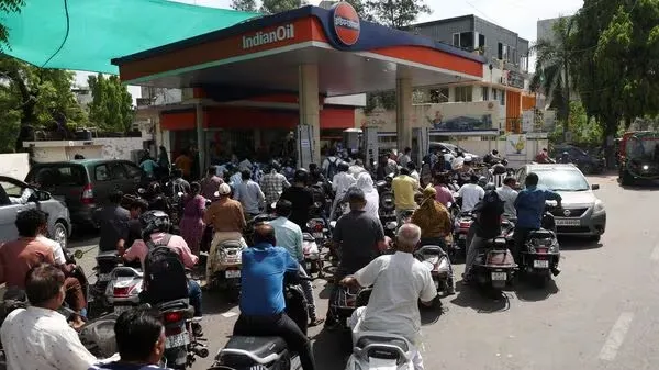 petrol-price:-ପ୍ରତି-୧୫-ଦିନରେ-ହେବ-ତେଲ-ମୂଲ୍ୟର-ସମୀକ୍ଷା,-କେନ୍ଦ୍ର-ସରକାରଙ୍କ-ବଡ଼-ଘୋଷଣା