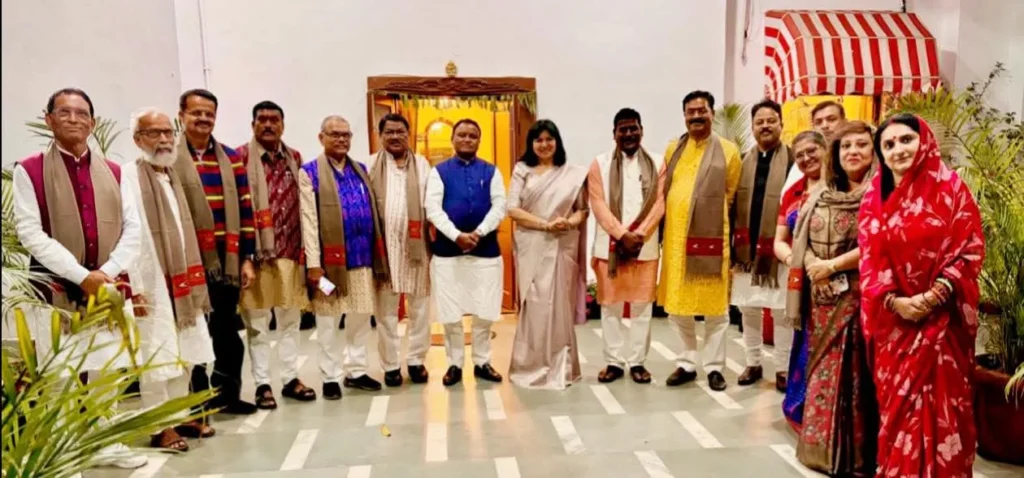 cm-delhi-visit:-ବିଜେପି-ସାଂସଦ-ମାନଙ୍କୁ-ଭେଟିଲେ-ମୁଖ୍ୟମନ୍ତ୍ରୀ,-ରାଜ୍ୟର-ବିଭିନ୍ନ-ପ୍ରସଙ୍ଗରେ-ଆଲୋଚନା