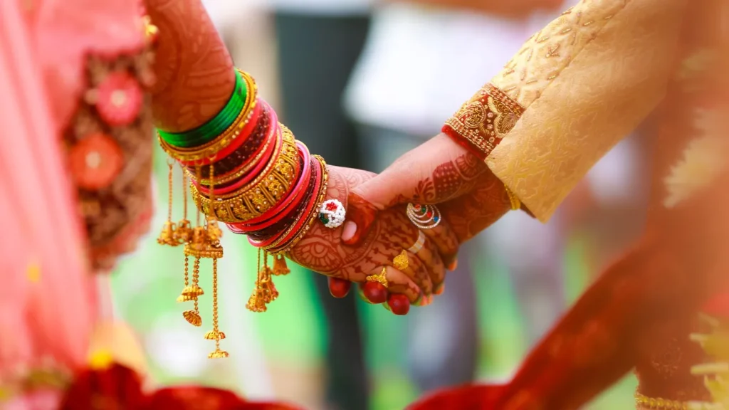 ideal-age-gap-for-marriage:-ସ୍ୱାମୀ-ସ୍ତ୍ରୀଙ୍କ-ବୟସରେ-କେତେ-ଫରକ୍-ରହିଲେ-ବୈବାହିକ-ଜୀବନ-ସୁଖମୟ-ହୁଏ?-ଜାଣନ୍ତୁ-ସଠିକ୍-ବ୍ୟବଧାନ