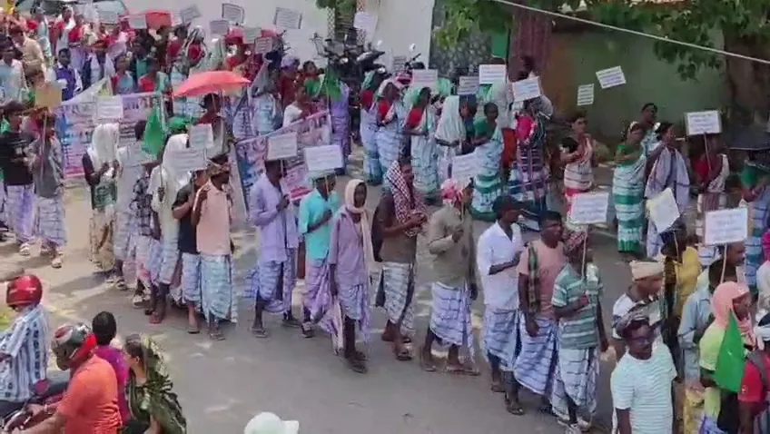 ଧର୍ମପୀଠର-ସୁରକ୍ଷା-ଦାବି,-ରାଜରାସ୍ତାରେ-ଗର୍ଜିଲେ-ଶହ-ଶହ-ଆଦିବାସୀ